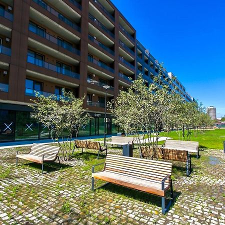 Luxury, Bright Studio With Parking And Balcony In Bratislava Center Buitenkant foto